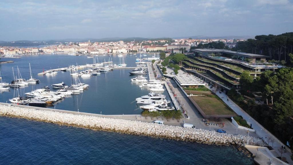 Apartment Michaela 4-Sterne & Parking Rovinj Exterior foto